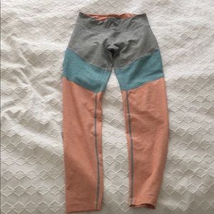 Outdoor Voices 7/8 spring leggings color block